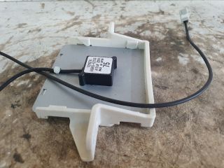 bontott TOYOTA YARIS GPS Antenna