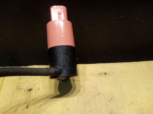 bontott TOYOTA YARIS Hátsó Ablakmosó Szivattyú