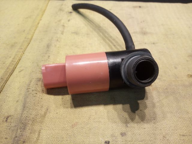 bontott TOYOTA YARIS Hátsó Ablakmosó Szivattyú