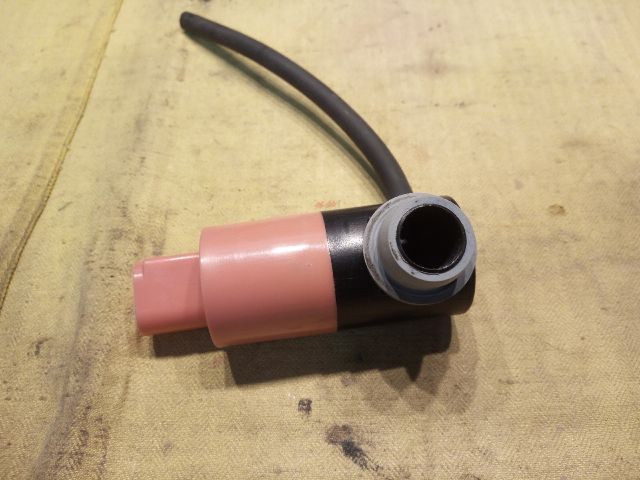 bontott TOYOTA YARIS Hátsó Ablakmosó Szivattyú