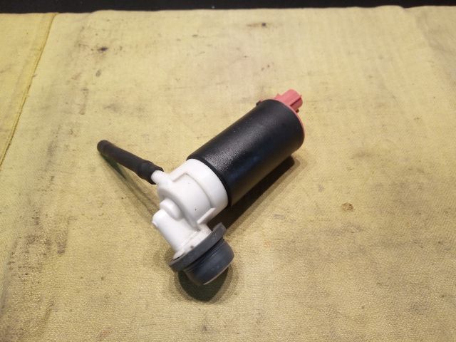 bontott TOYOTA YARIS Hátsó Ablakmosó Szivattyú