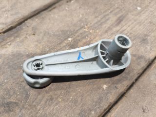 bontott TOYOTA YARIS Hátsó Ablaktekerő Kar