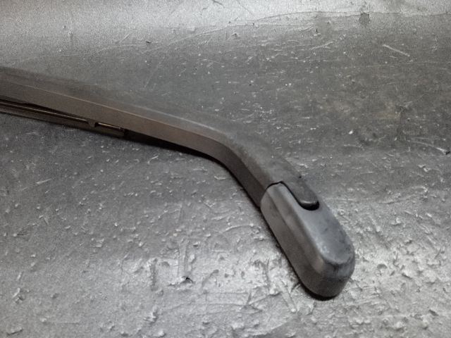 bontott TOYOTA YARIS Hátsó Ablaktörlő Kar