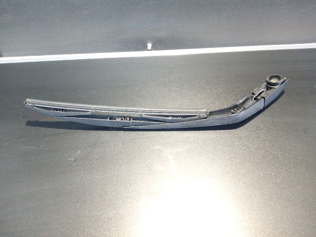 bontott TOYOTA YARIS Hátsó Ablaktörlő Kar