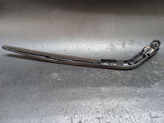 bontott TOYOTA YARIS Hátsó Ablaktörlő Kar