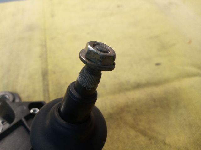 bontott TOYOTA YARIS Hátsó Ablaktörlő Motor