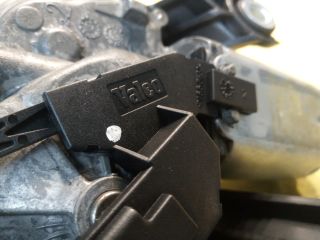 bontott TOYOTA YARIS Hátsó Ablaktörlő Motor