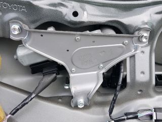bontott TOYOTA YARIS Hátsó Ablaktörlő Motor
