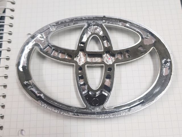 bontott TOYOTA YARIS Hátsó Embléma