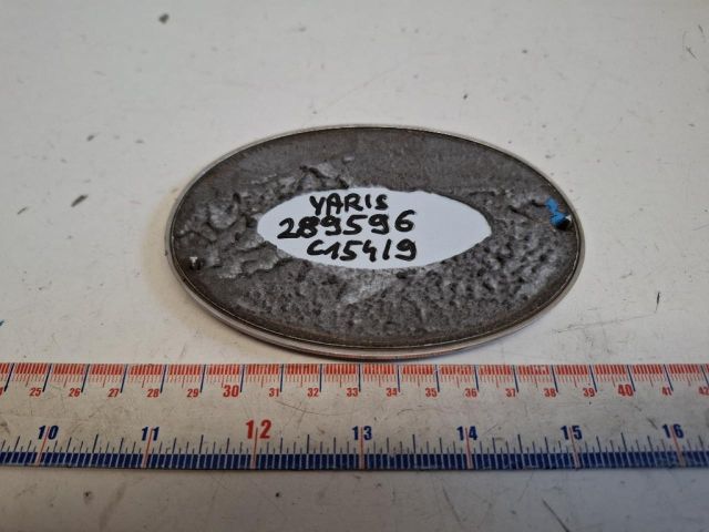 bontott TOYOTA YARIS Hátsó Embléma
