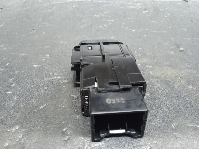 bontott TOYOTA YARIS Hátsó Ködzárófény Kapcsoló