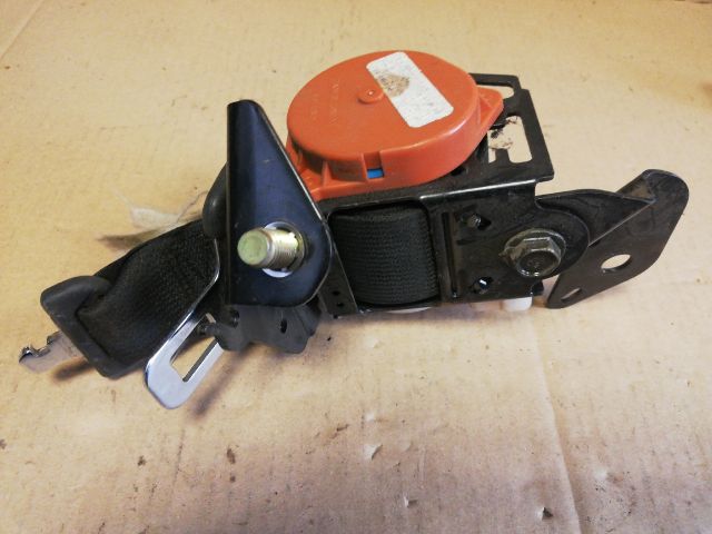 bontott TOYOTA YARIS Hátsó középső Biztonsági Öv