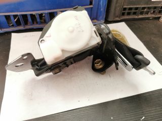 bontott TOYOTA YARIS Hátsó középső Biztonsági Öv