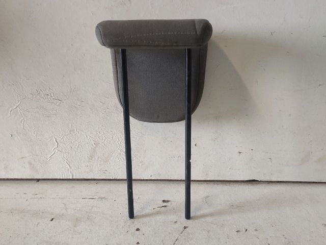 bontott TOYOTA YARIS Hátsó középső Fejtámla