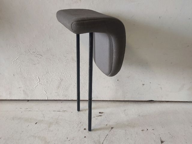 bontott TOYOTA YARIS Hátsó középső Fejtámla