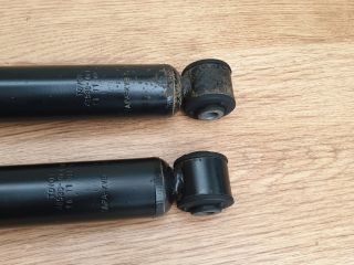 bontott TOYOTA YARIS Hátsó Lengéscsillapító Pár