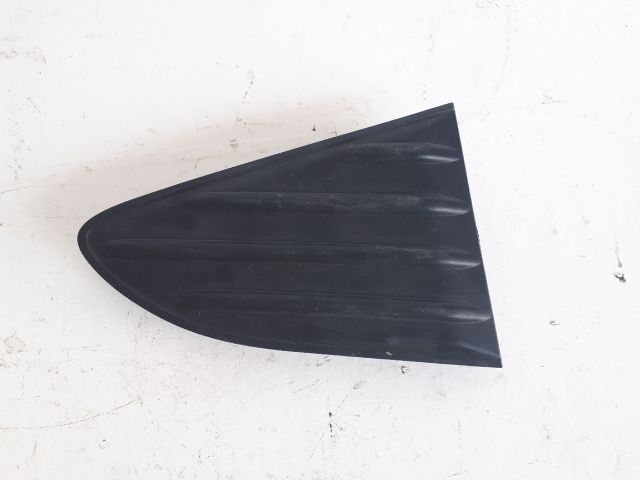 bontott TOYOTA YARIS Hátsó Lökhárító Alsó (Műanyag)