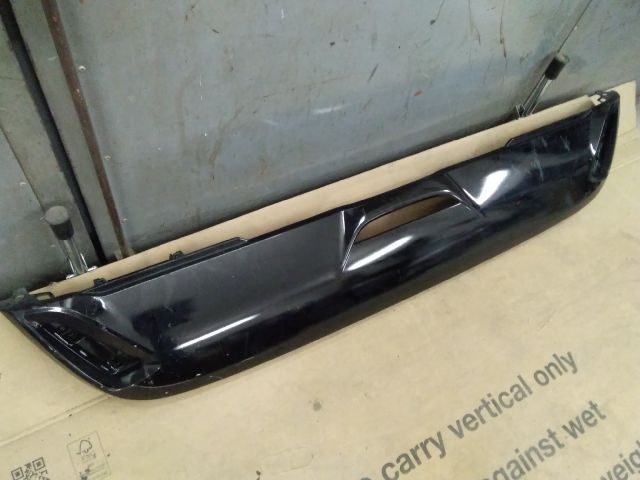 bontott TOYOTA YARIS Hátsó Lökhárító Díszléc