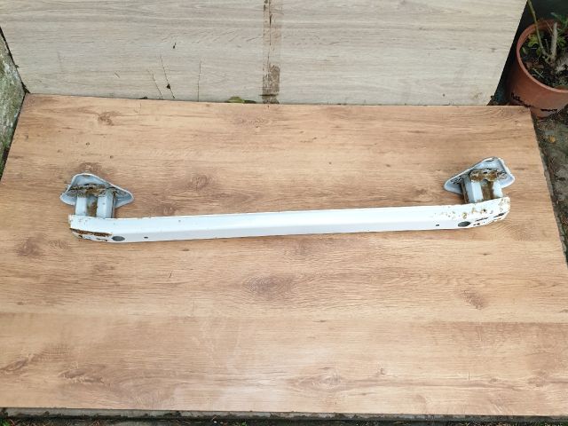 bontott TOYOTA YARIS Hátsó Lökhárító Merevítő (Fém)