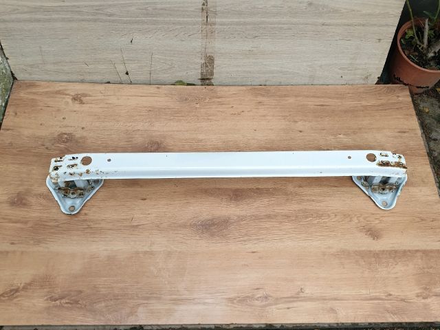 bontott TOYOTA YARIS Hátsó Lökhárító Merevítő (Fém)