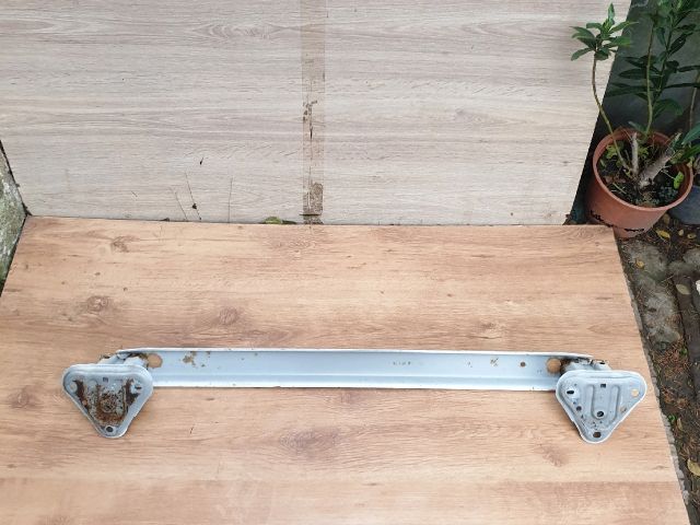 bontott TOYOTA YARIS Hátsó Lökhárító Merevítő (Fém)