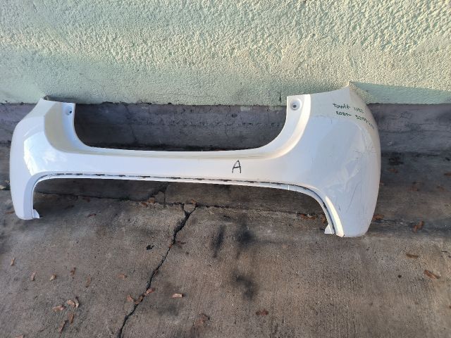 bontott TOYOTA YARIS Hátsó Lökhárító (Részeivel)