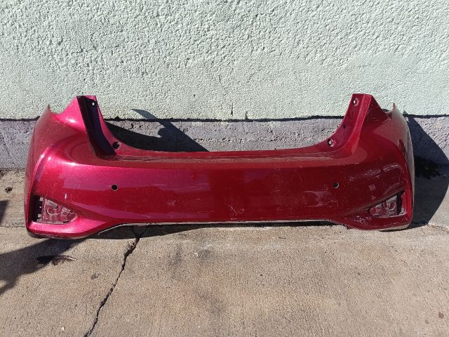 bontott TOYOTA YARIS Hátsó Lökhárító (Részeivel)