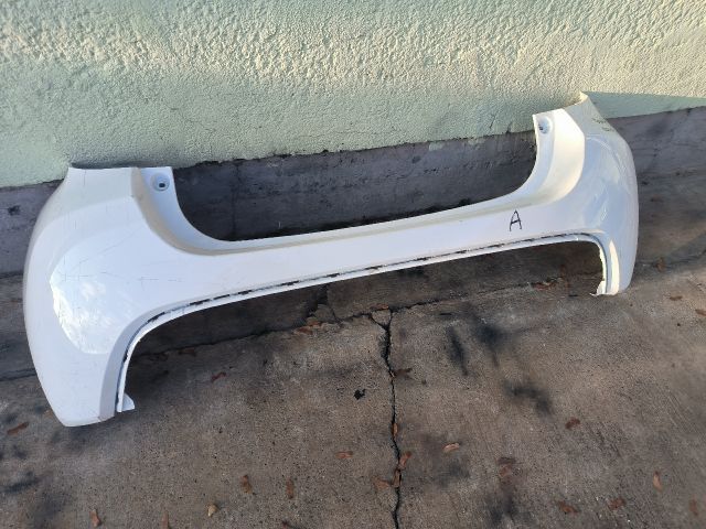 bontott TOYOTA YARIS Hátsó Lökhárító (Részeivel)