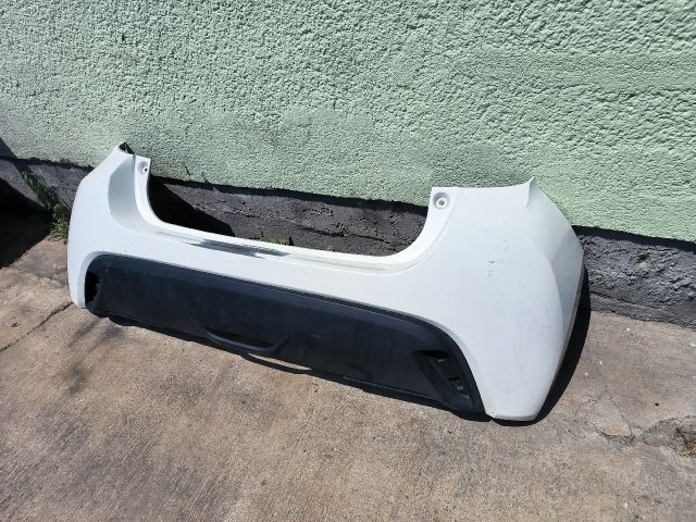 bontott TOYOTA YARIS Hátsó Lökhárító (Üresen)