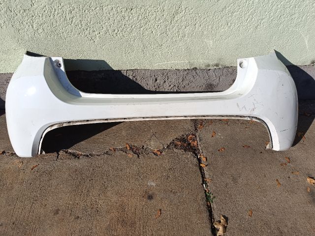 bontott TOYOTA YARIS Hátsó Lökhárító (Üresen)