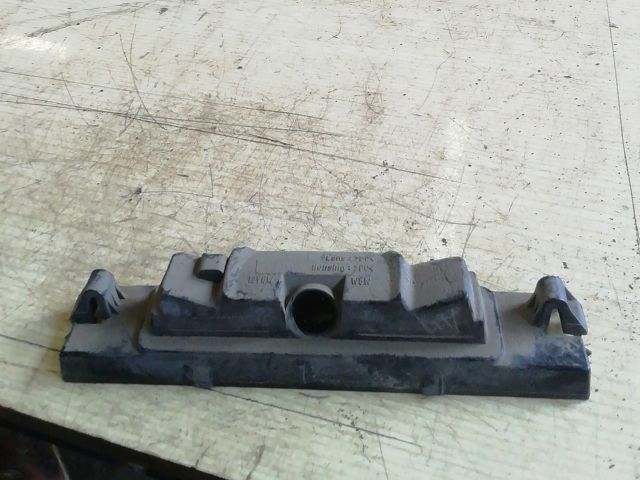 bontott TOYOTA YARIS Hátsó Rendszámtábla Világítás