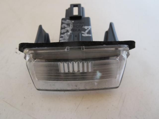 bontott TOYOTA YARIS Hátsó Rendszámtábla Világítás