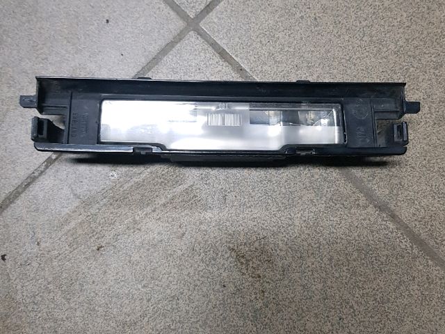 bontott TOYOTA YARIS Hátsó Rendszámtábla Világítás