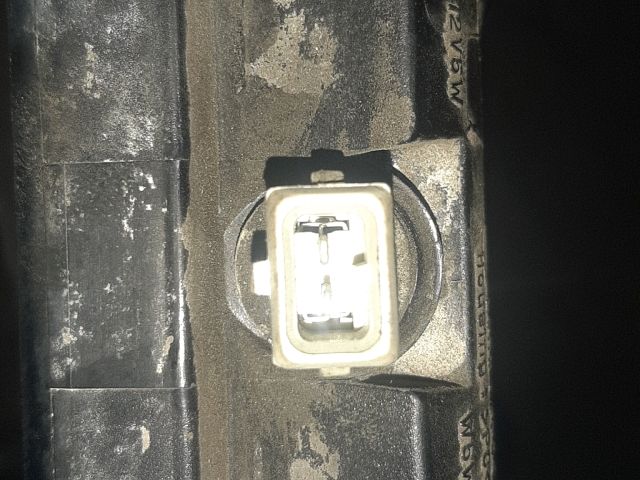 bontott TOYOTA YARIS Hátsó Rendszámtábla Világítás