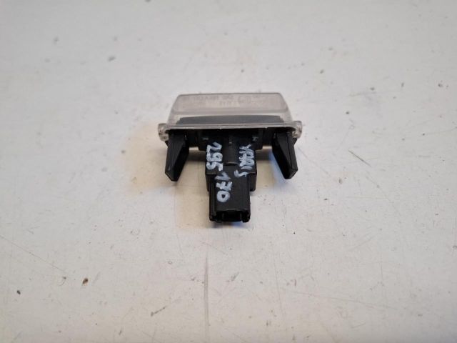 bontott TOYOTA YARIS Hátsó Rendszámtábla Világítás