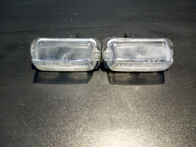 bontott TOYOTA YARIS Hátsó Rendszámtábla Világítás