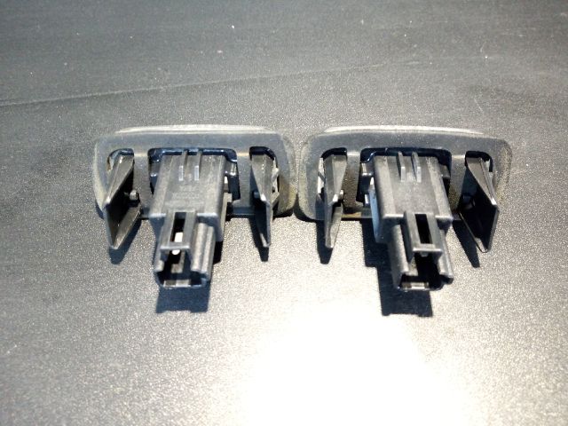 bontott TOYOTA YARIS Hátsó Rendszámtábla Világítás