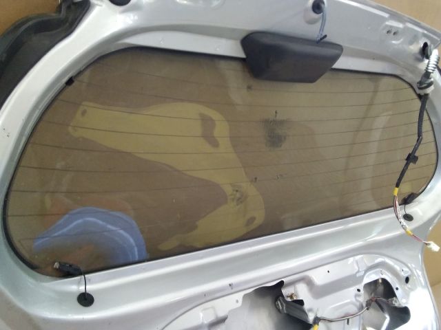 bontott TOYOTA YARIS Hátsó Szélvédő