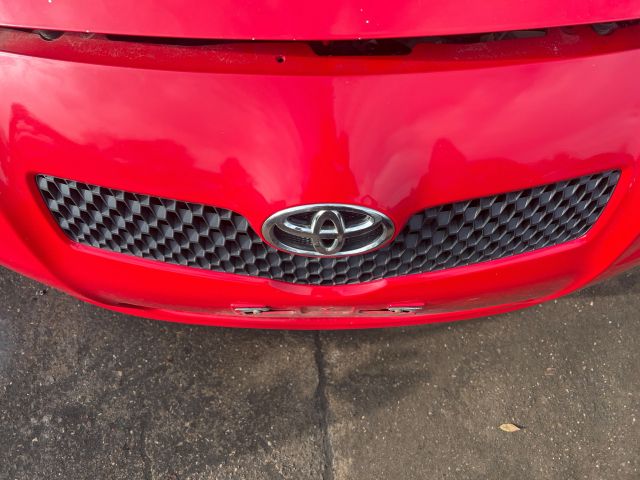 bontott TOYOTA YARIS Hűtőrács