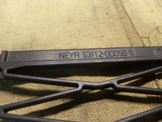 bontott TOYOTA YARIS Hűtőrács