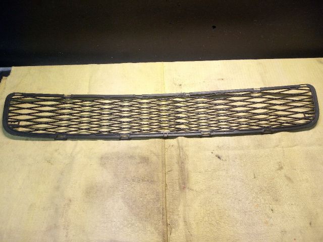 bontott TOYOTA YARIS Hűtőrács