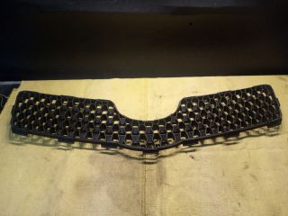 bontott TOYOTA YARIS Hűtőrács