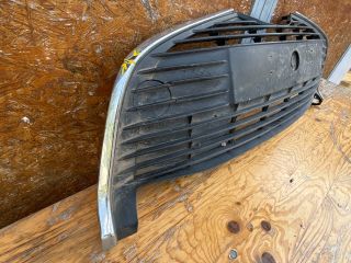 bontott TOYOTA YARIS Hűtőrács