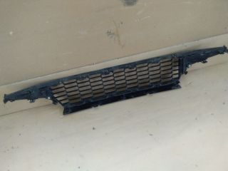 bontott TOYOTA YARIS Hűtőrács