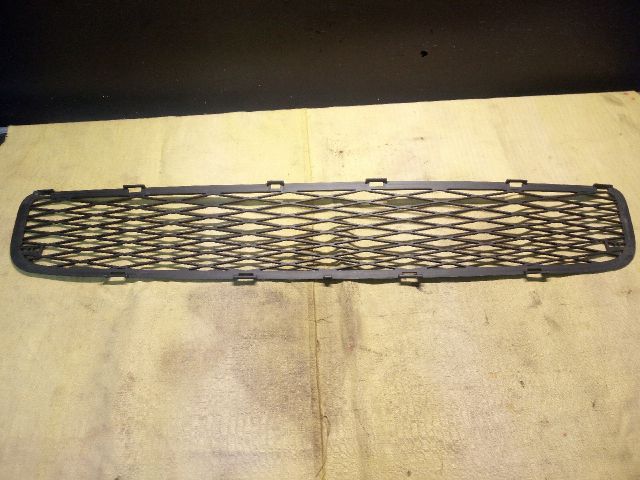 bontott TOYOTA YARIS Hűtőrács