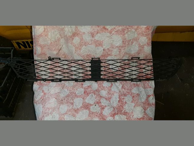 bontott TOYOTA YARIS Hűtőrács