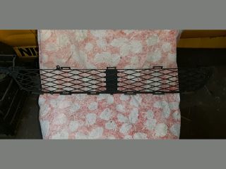 bontott TOYOTA YARIS Hűtőrács