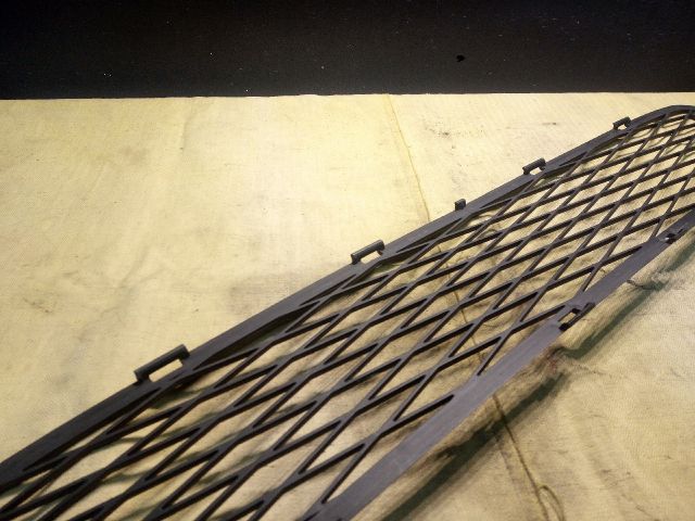 bontott TOYOTA YARIS Hűtőrács