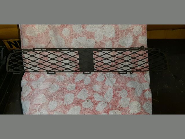 bontott TOYOTA YARIS Hűtőrács