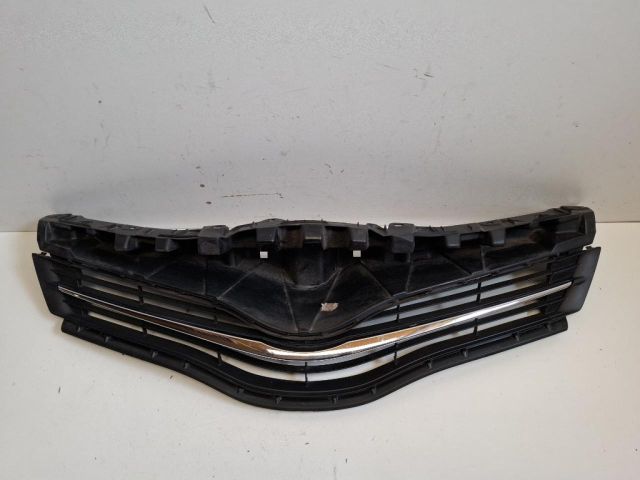 bontott TOYOTA YARIS Hűtőrács